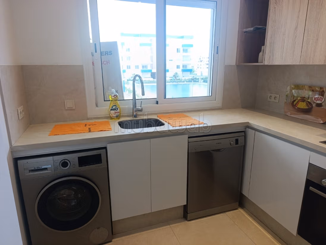 Affitto di un appartamento a Martil. Superficie totale 100 m². Ben arredato