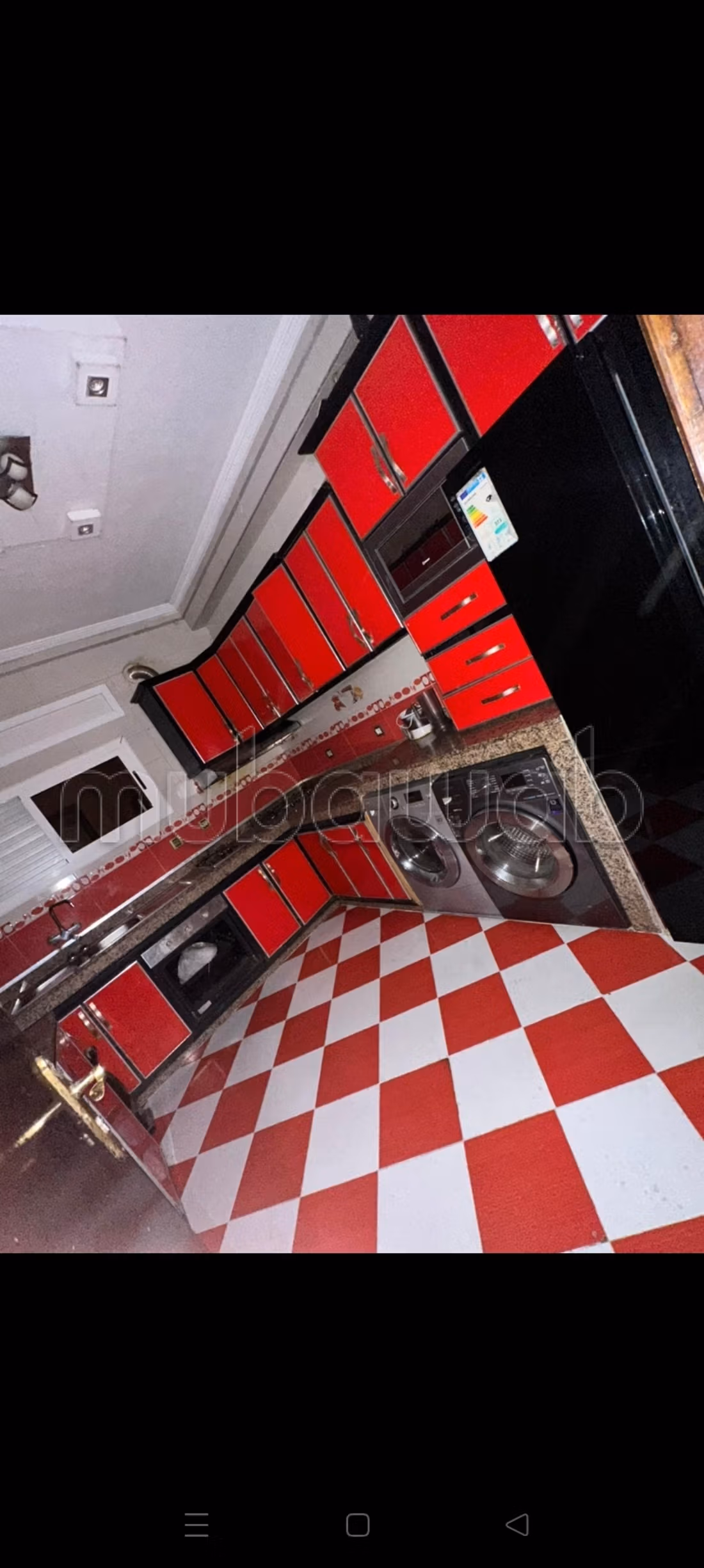 Appartement à vendre dans le quartier Hossni. 3 pièces. Balcon et ascenseur — 2