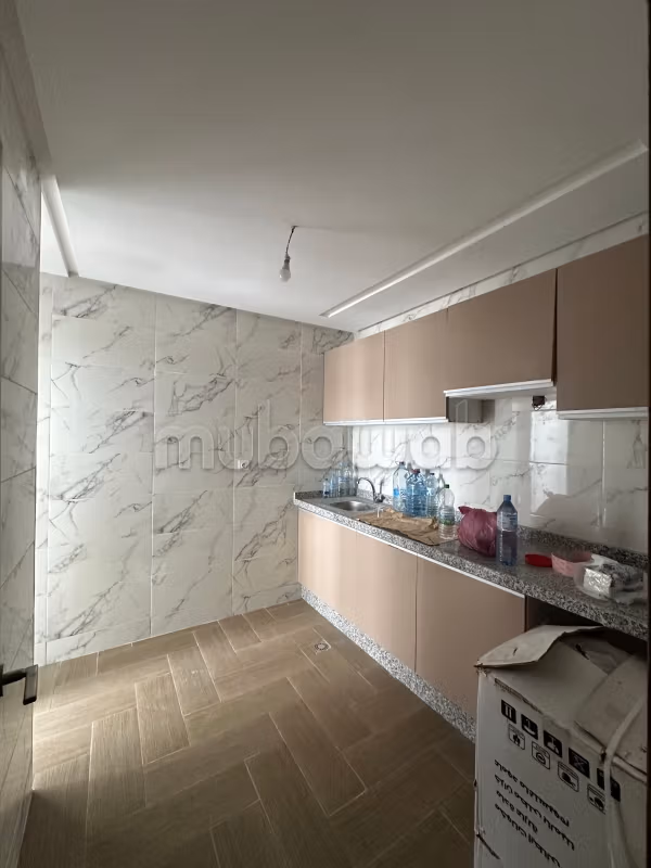 Bel appartement de 3 chambres avec 2 salles de bain et 2 balcons