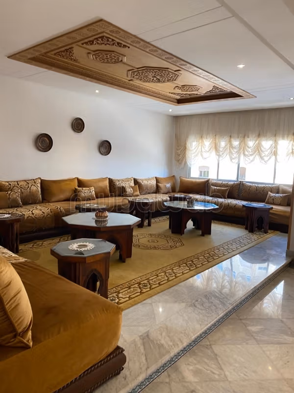 شقة رائعة للايجار - موقع حي إيبيريا، مركز طنجة - المساحة 304م²