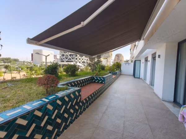 Mooi appartement met persoonlijk personeel, zwembad, sportschool en meer