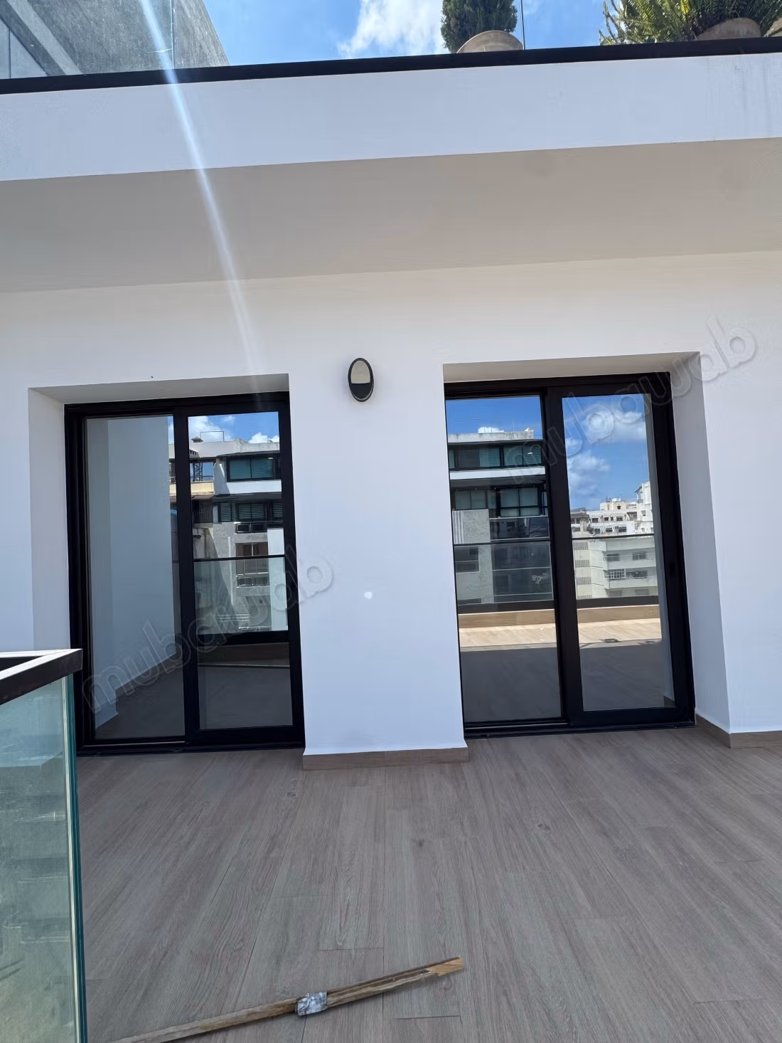 Appartamento con 3 camere da letto con terrazza in affitto
