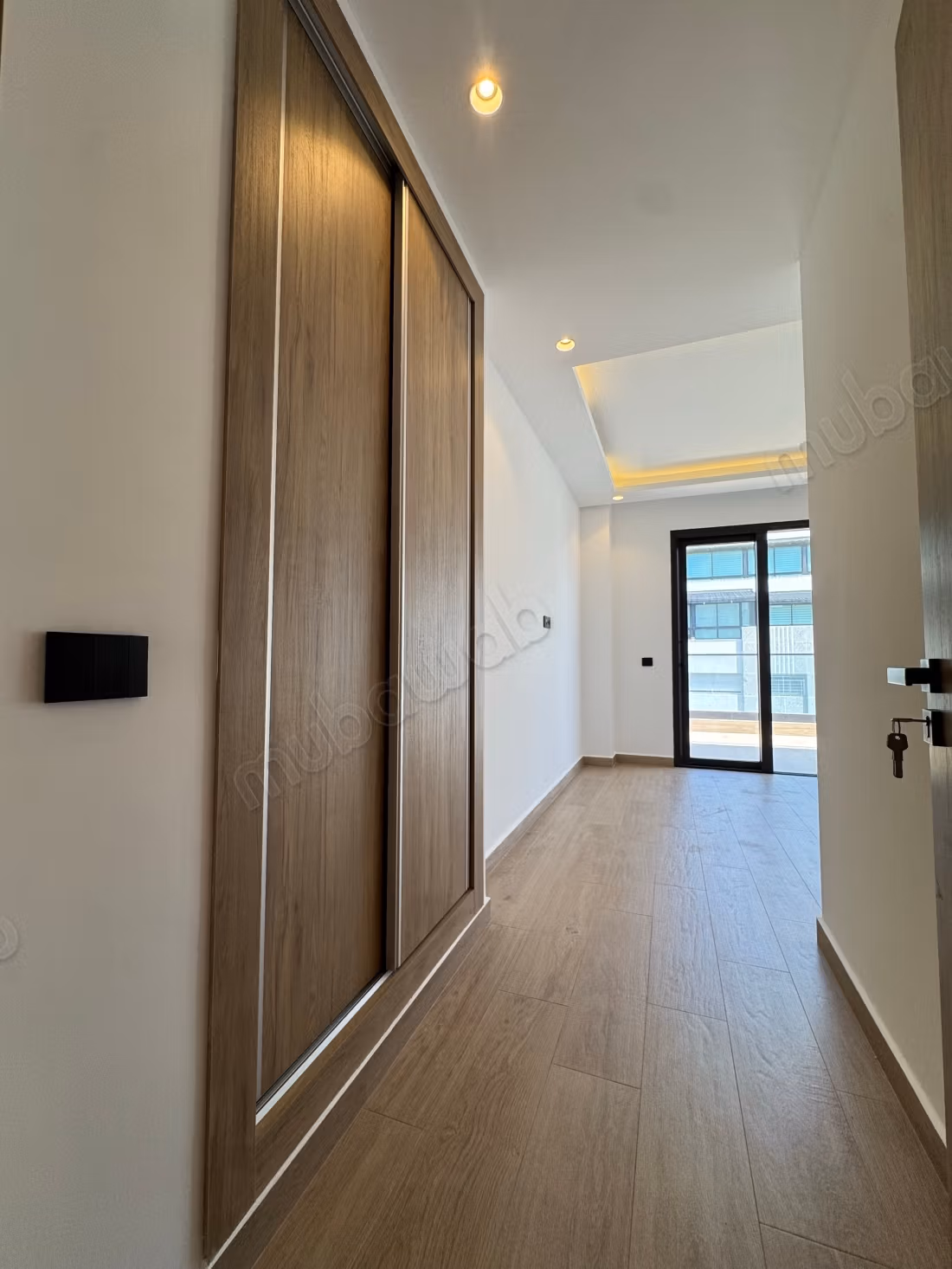 Appartamento con 3 camere da letto con terrazza in affitto