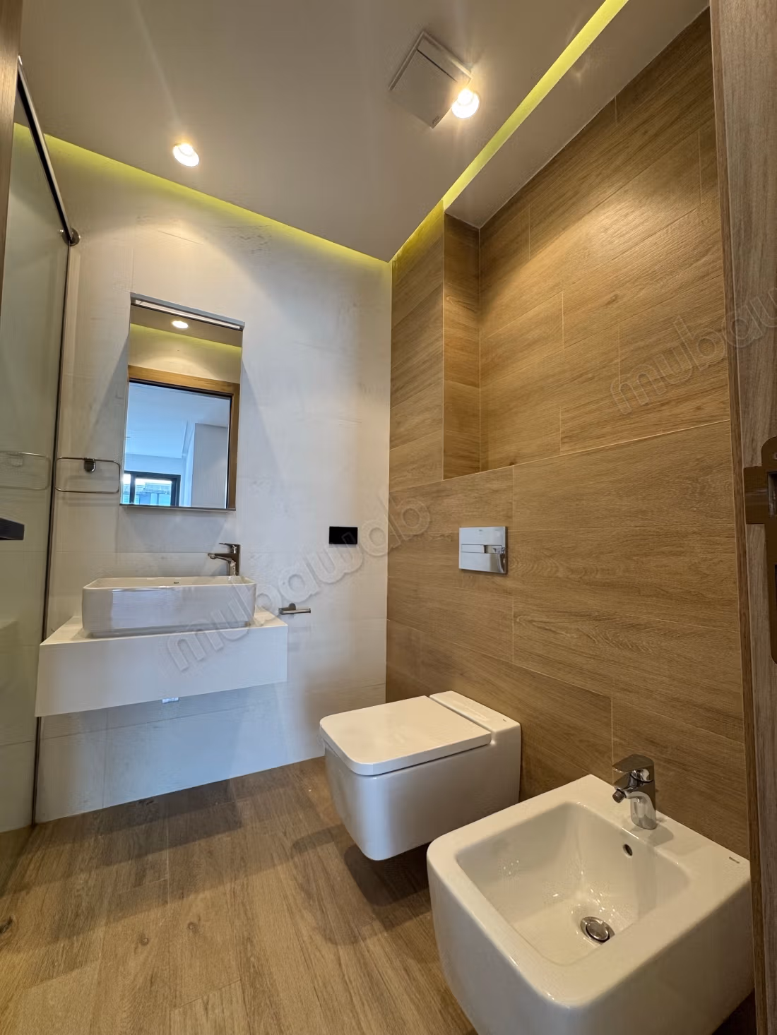 Appartamento con 3 camere da letto con terrazza in affitto