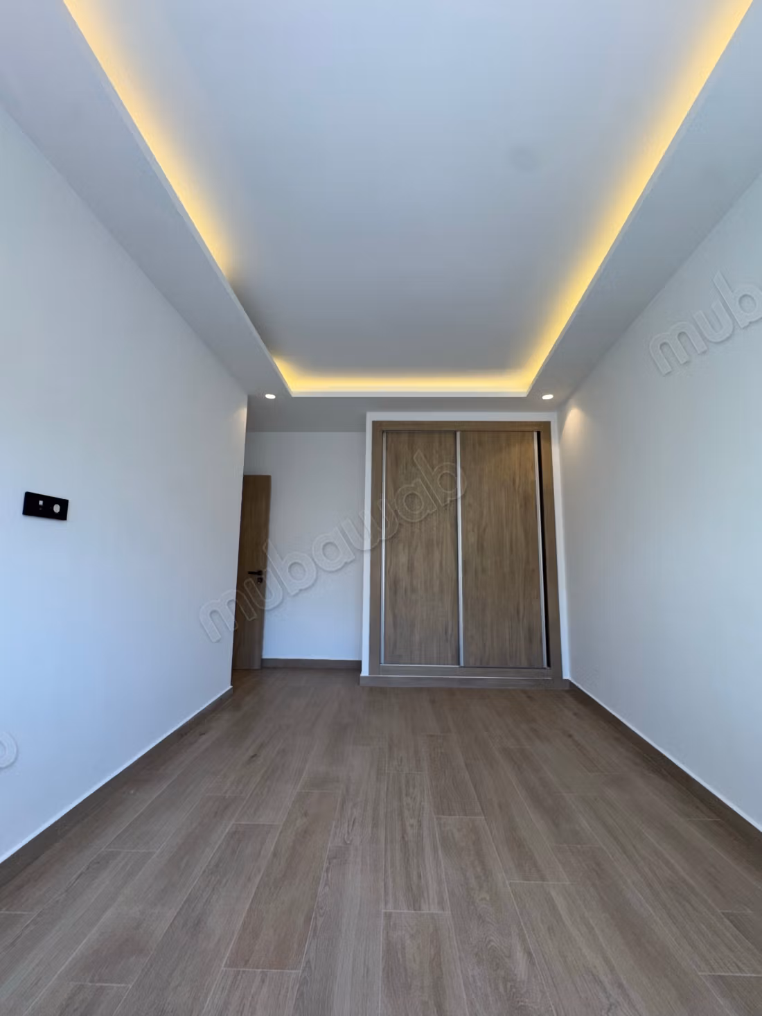 Appartamento con 3 camere da letto con terrazza in affitto