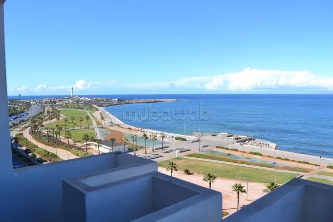 Location d'un appartement à Ain Diab vue sur Mer dernier étage Bien meublé
