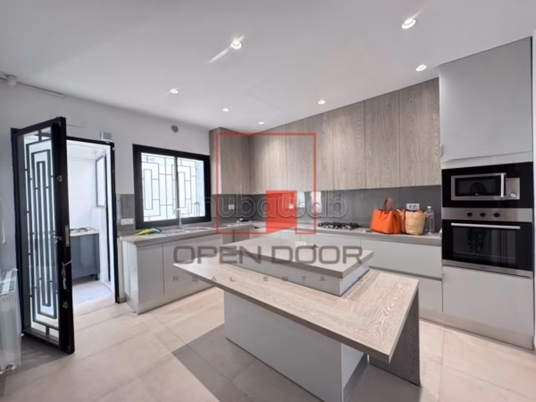 Magnificent charming S4 villa with pool in Carthage