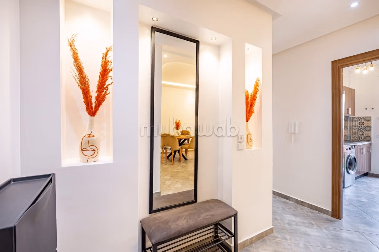 Appartement à vendre à Route Amizmiz.
Superficie 125 m².
Bien meublé — 3