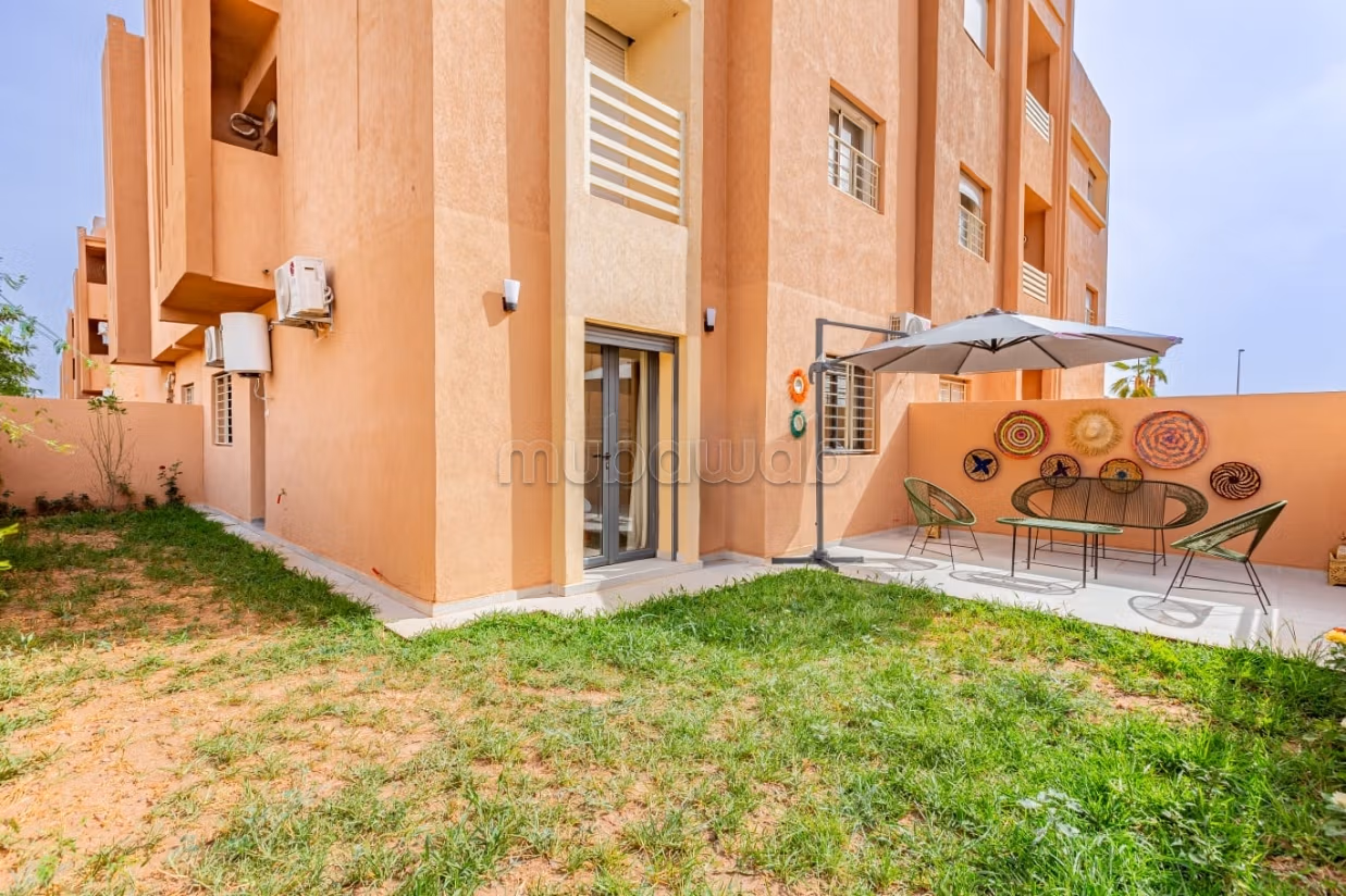 Appartement à vendre à Route Amizmiz.
Superficie 125 m².
Bien meublé — 5