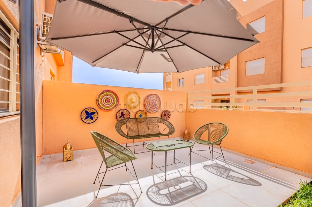 Appartement à vendre à Route Amizmiz.
Superficie 125 m².
Bien meublé — 6