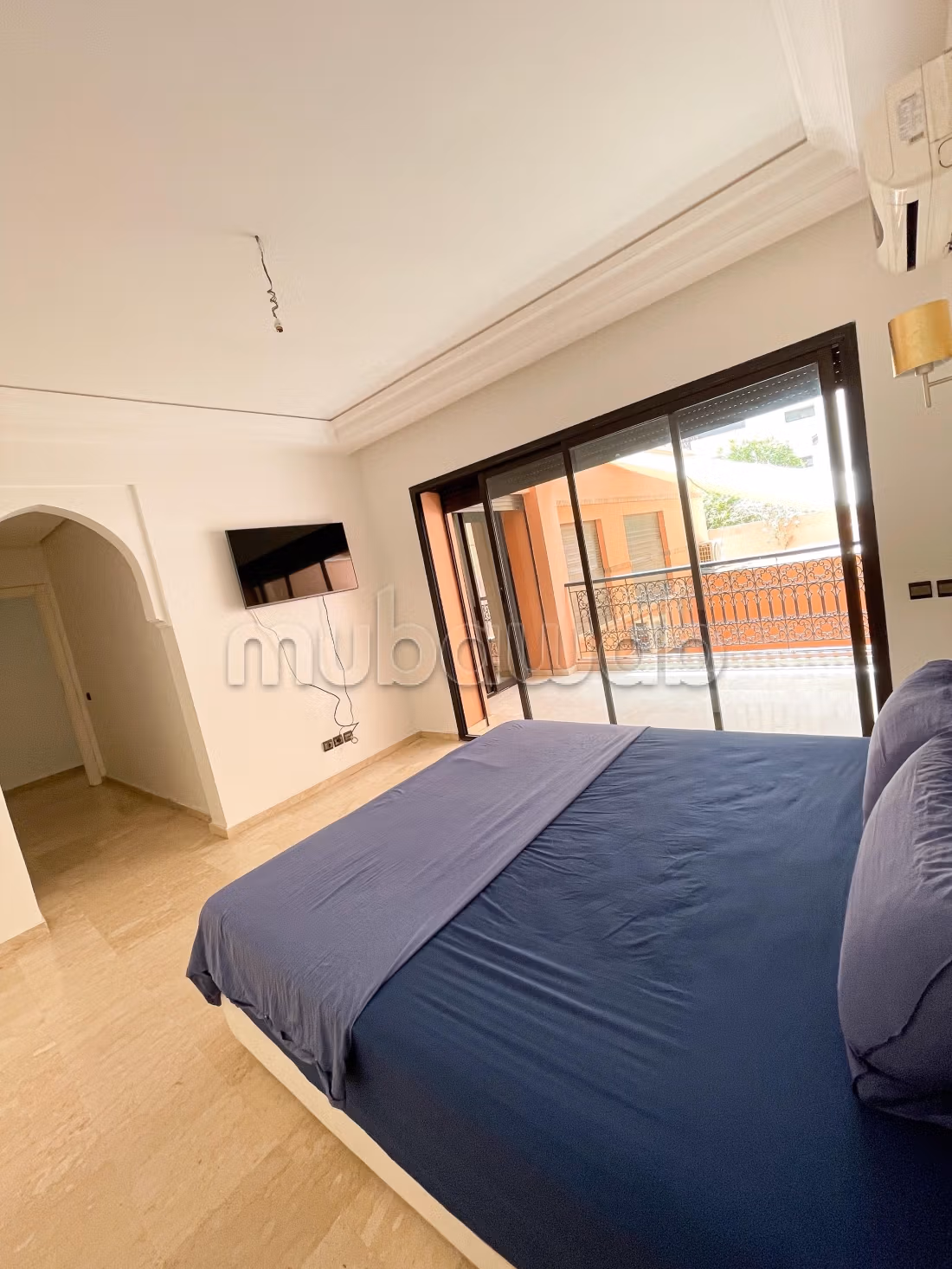 Très bel DUPLEX en location à Guéliz. 
6 pièces confortables. 
Meublé — 2