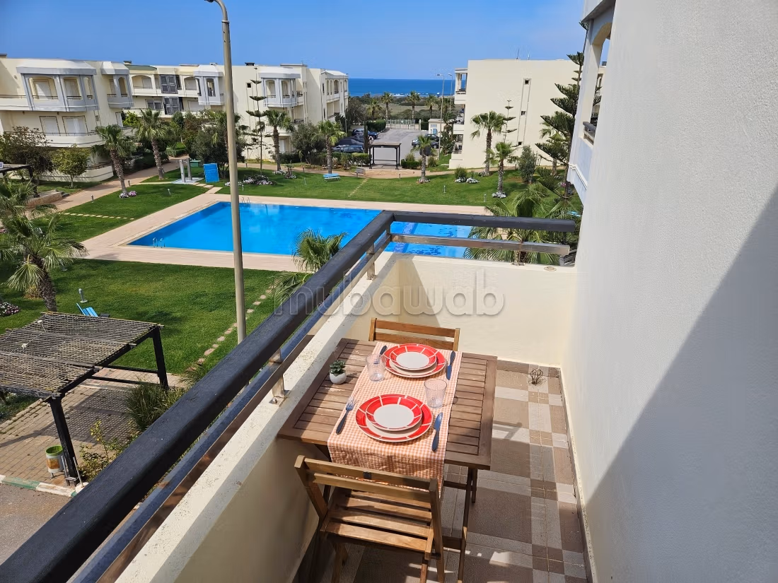 Bel appartement à vendre à El Mansouria. 5 grandes pièces. Piscine, climatisation
