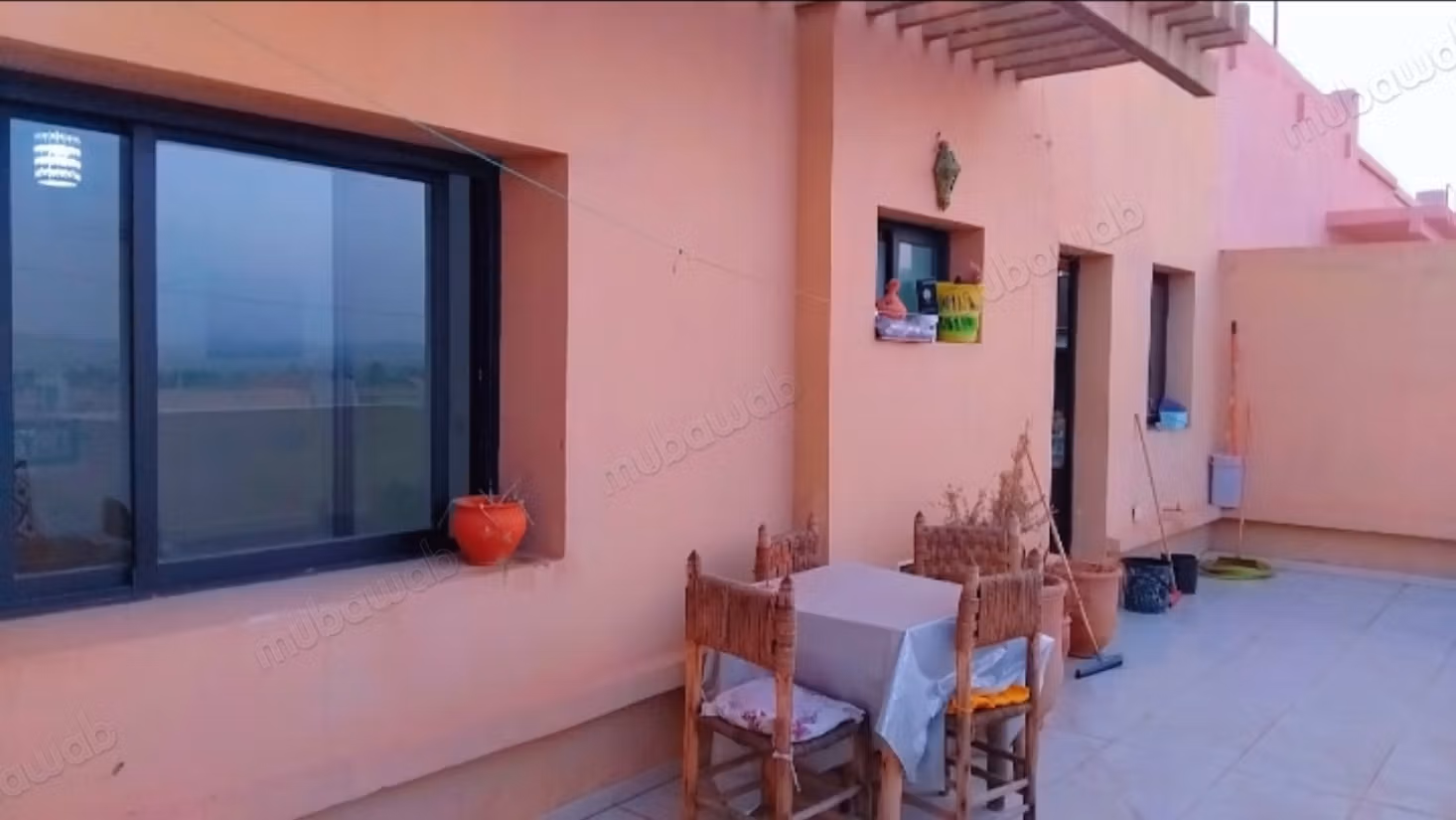 Bellissimo appartamento in affitto a Hay Alfadl. 3 stanze. Arredato