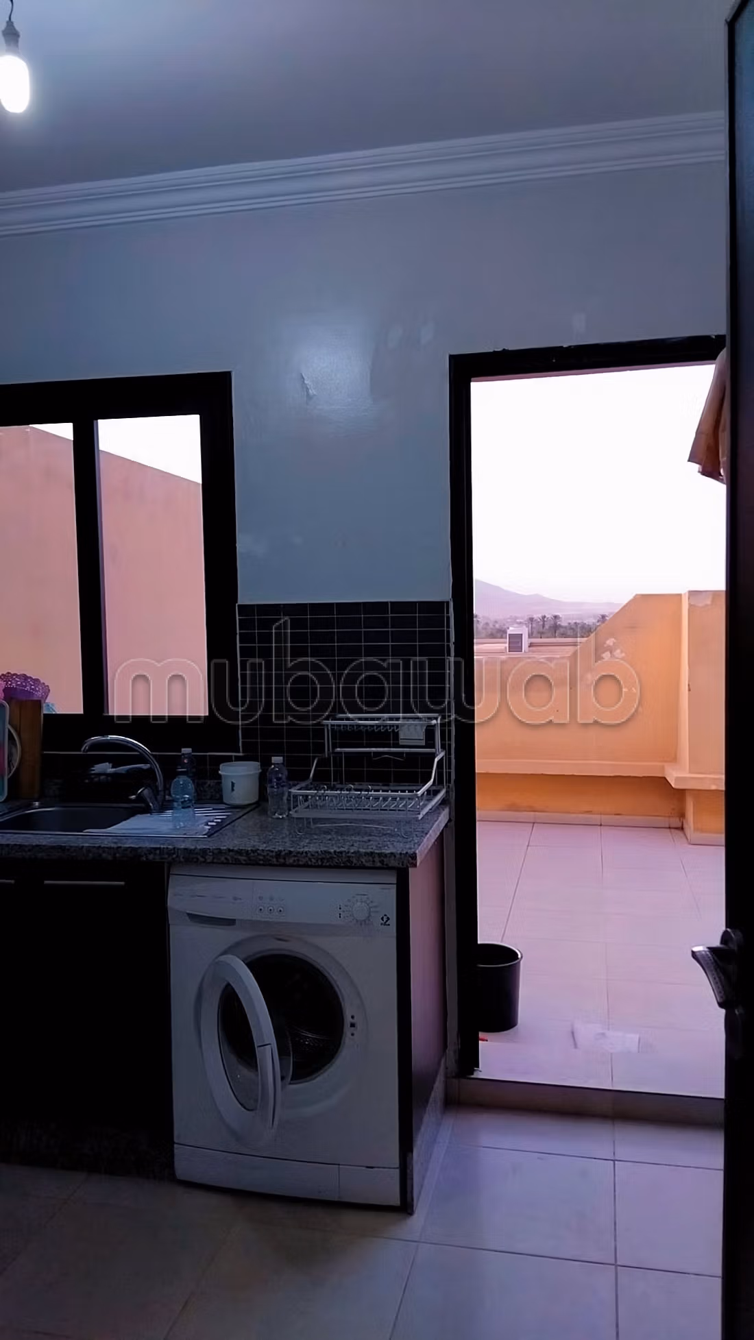 Bellissimo appartamento in affitto a Hay Alfadl. 3 stanze. Arredato