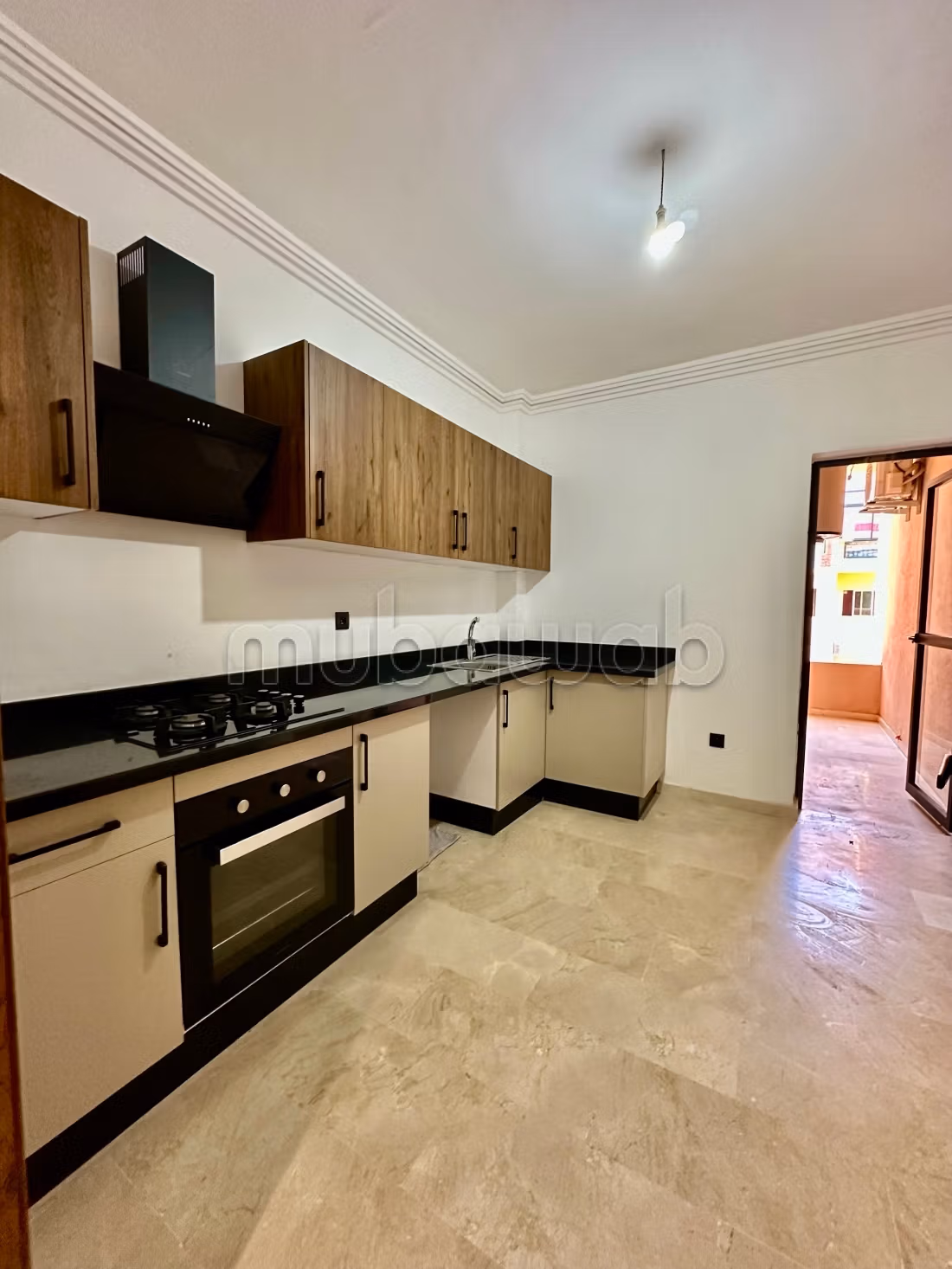 Appartement à louer à Route de Safi. 
2 chambres. 
Piscine et air conditionné — 4