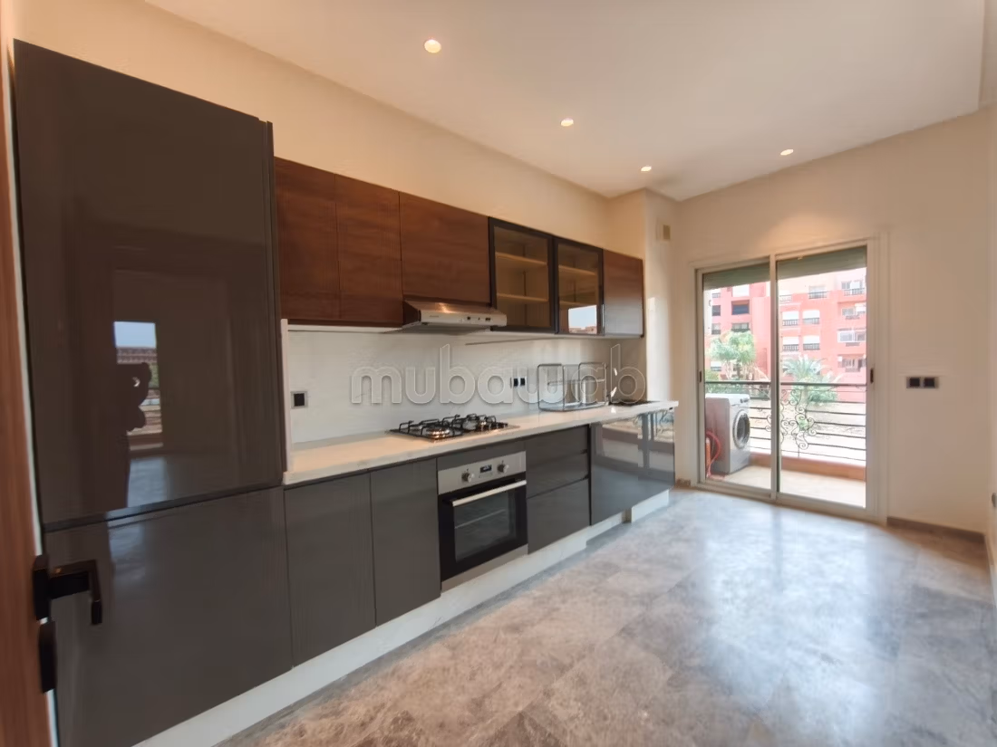 Appartement à louer à Hivernage. 
Superficie 110 m². 
Antenne parabolique et sécurité — 3