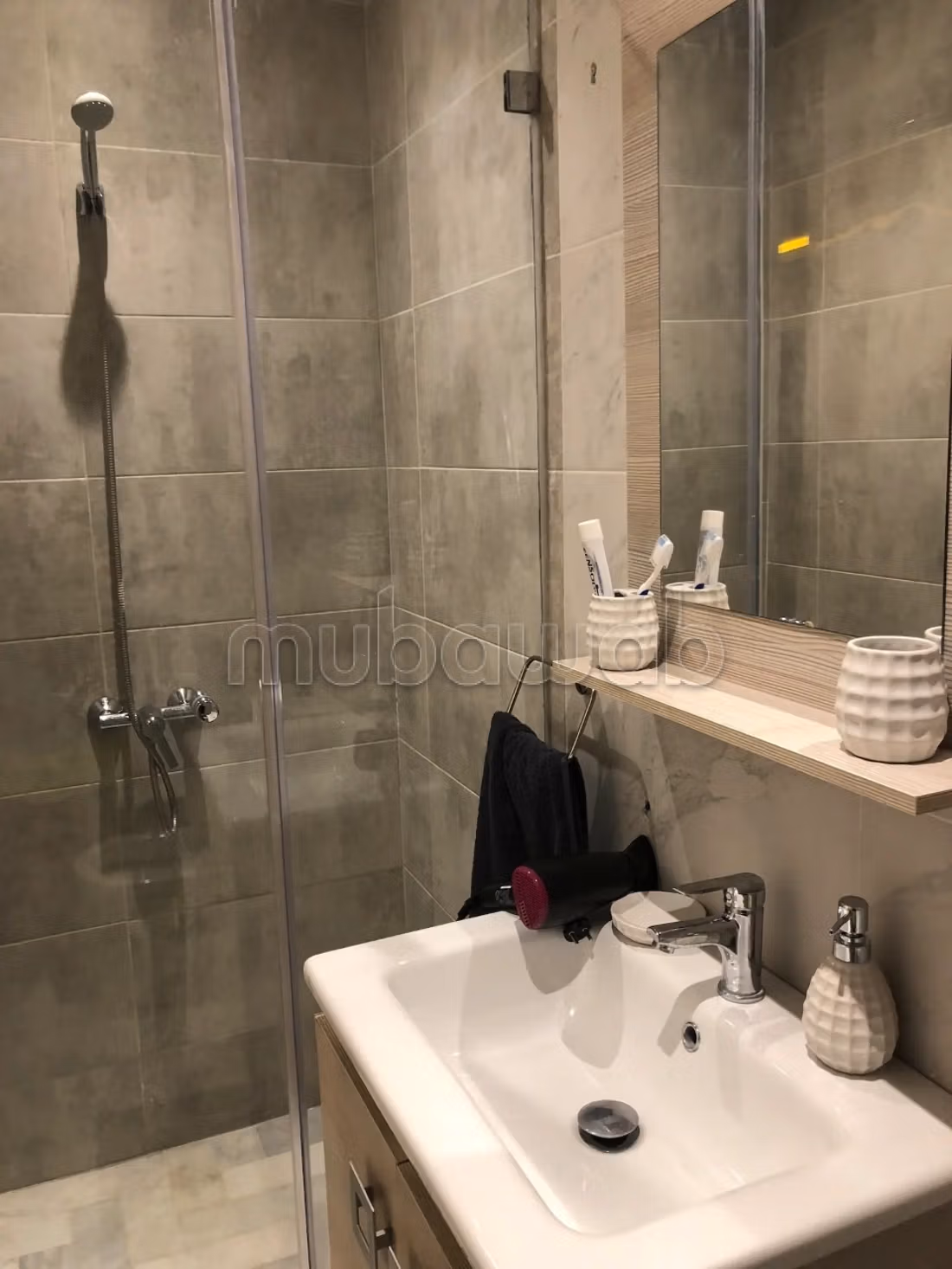 CH IMMOBILIER – Appartement à Vendre — 5