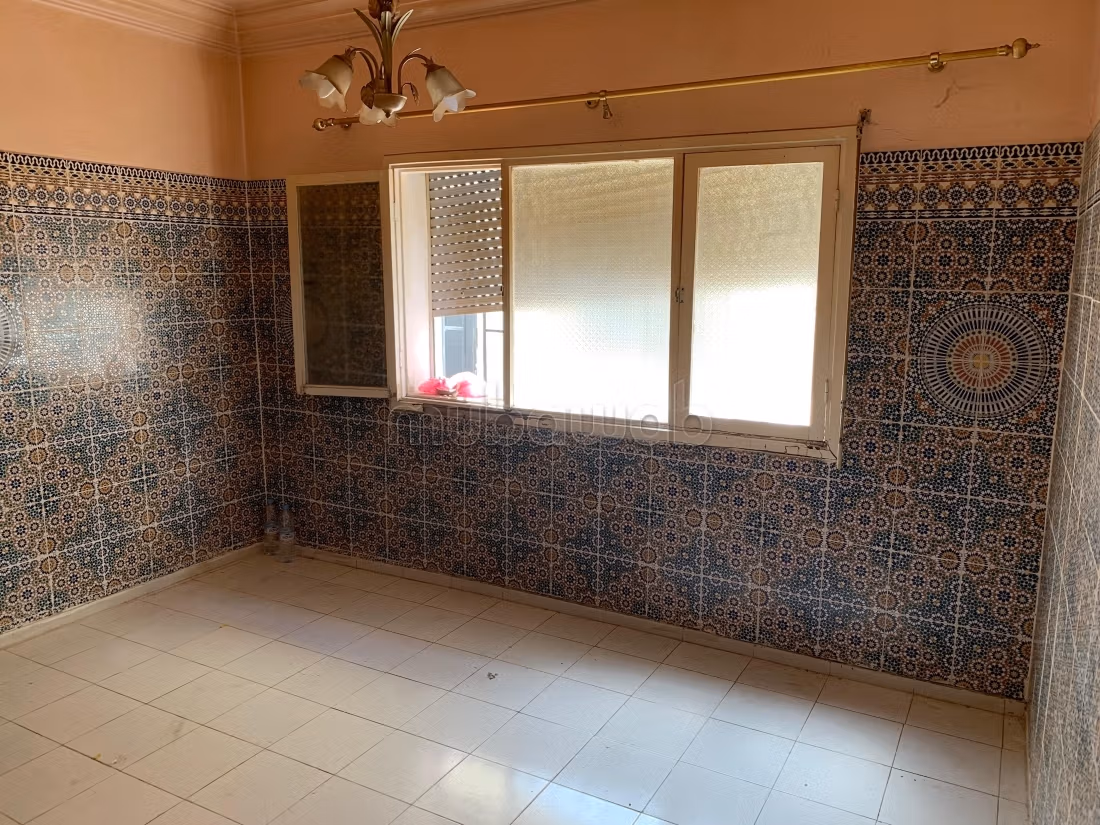 Appartement a vendre 87m a hay hassani 
bien orient