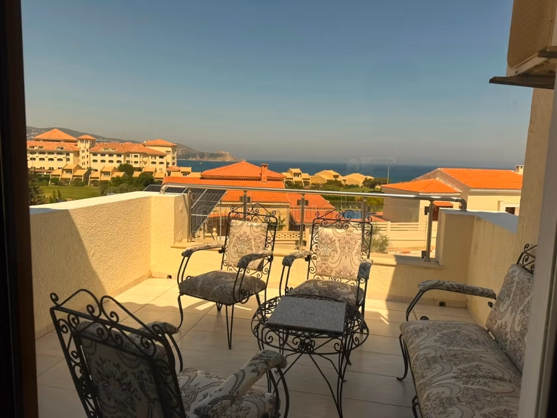 Exceptional villa with very rare pool