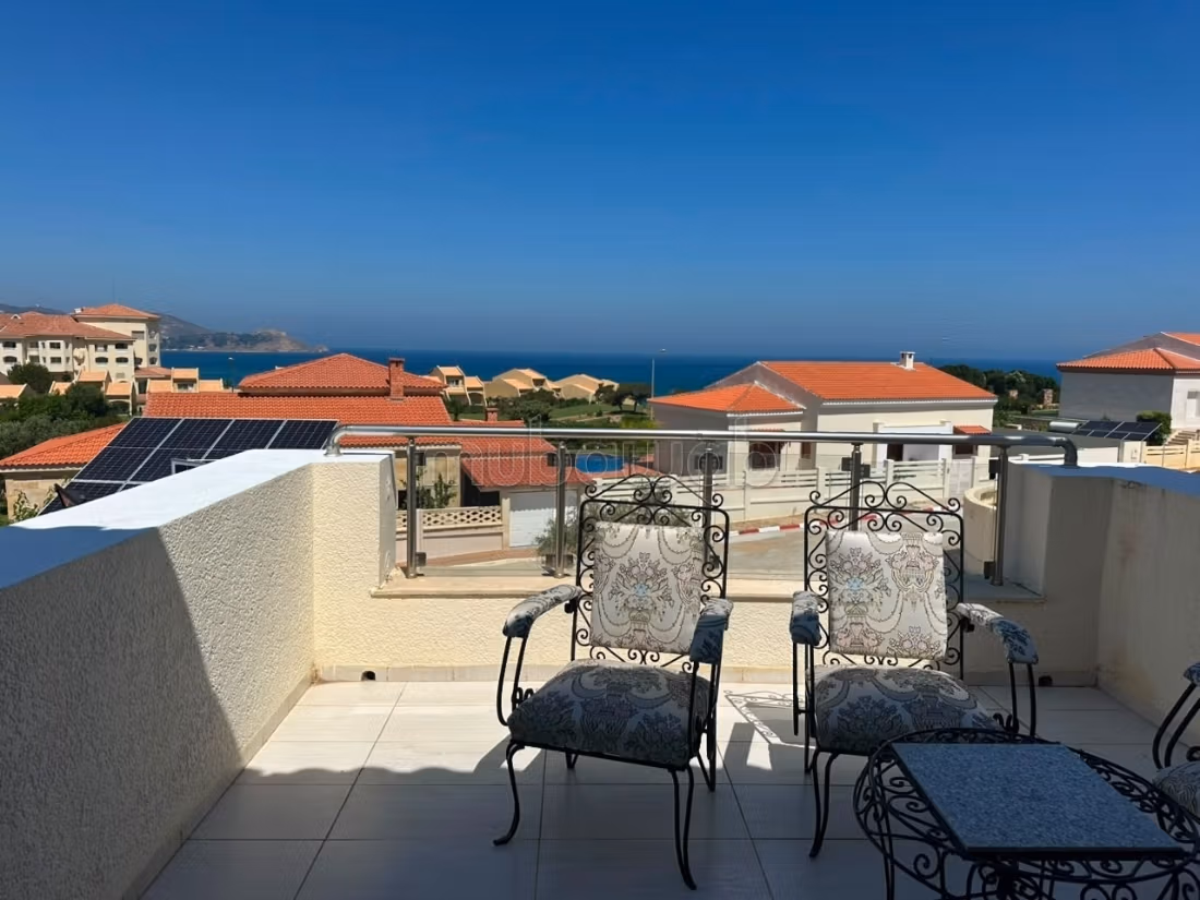 Exceptional villa with very rare pool