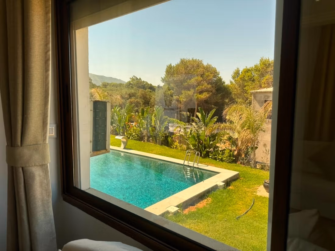 Exceptional villa with very rare pool