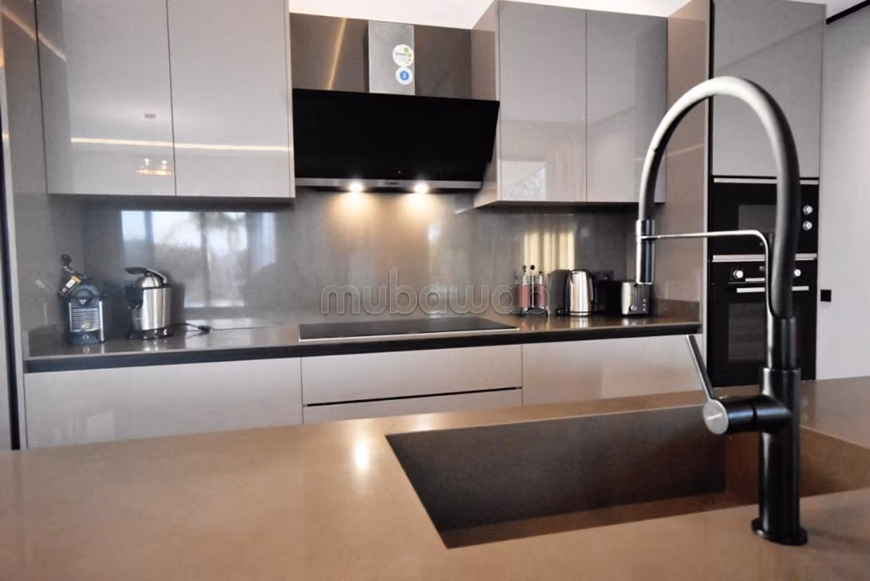 Very pretty contemporary single-storey villa