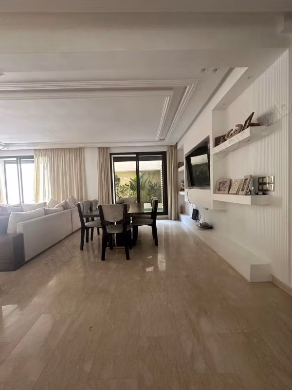 Vendita appartamento a Guéliz. Superficie di 214 m². Arredato