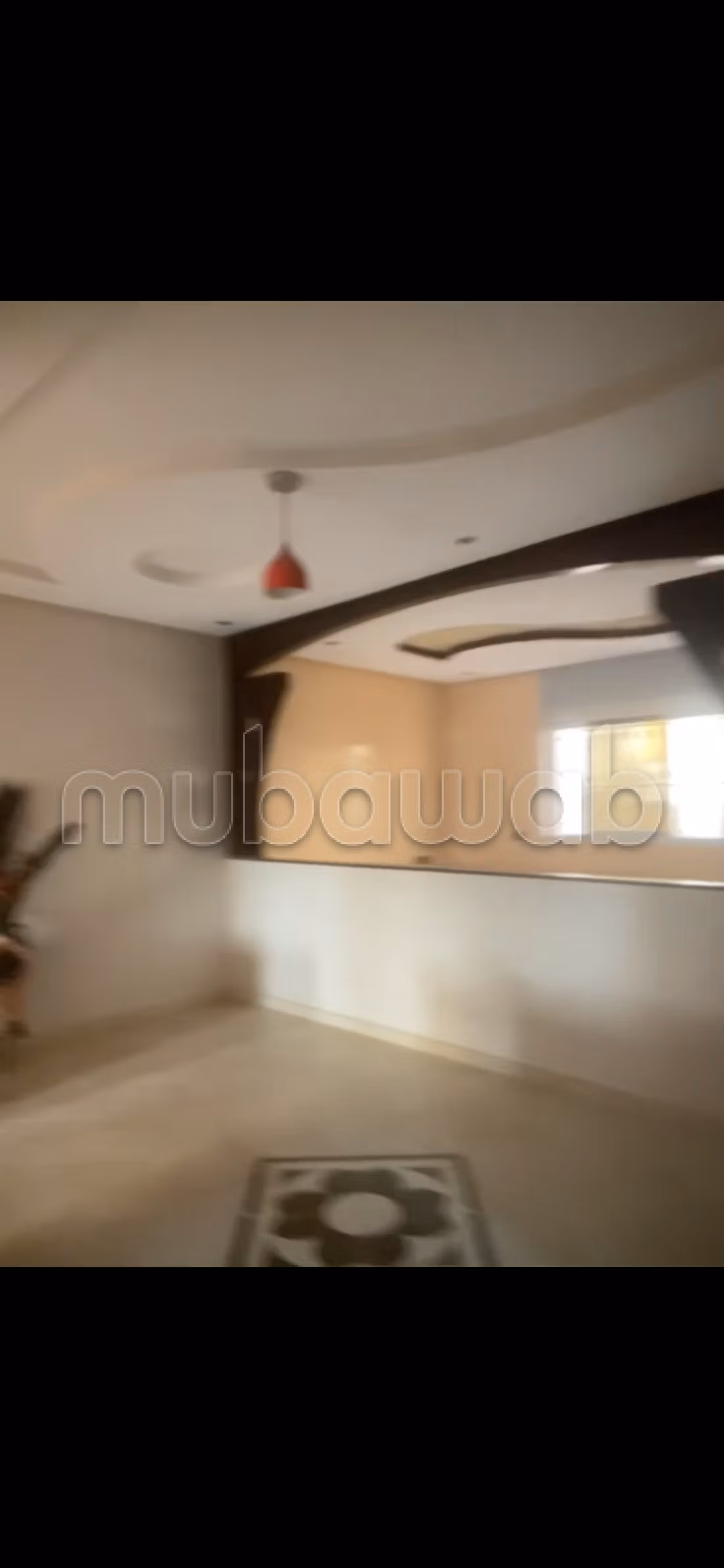 Bel appartement à vendre à Bahroura, Temara, Al Wifaq. Superficie de 97 m². Fenêtres avec double vitrage et porte sécurisée.