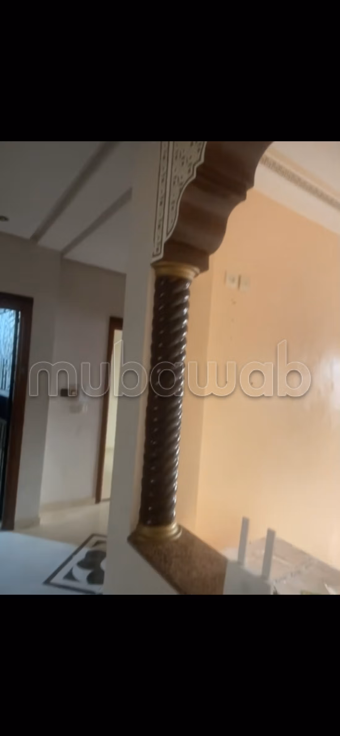 Bel appartement à vendre à Bahroura, Temara, Al Wifaq. Superficie de 97 m². Fenêtres avec double vitrage et porte sécurisée.