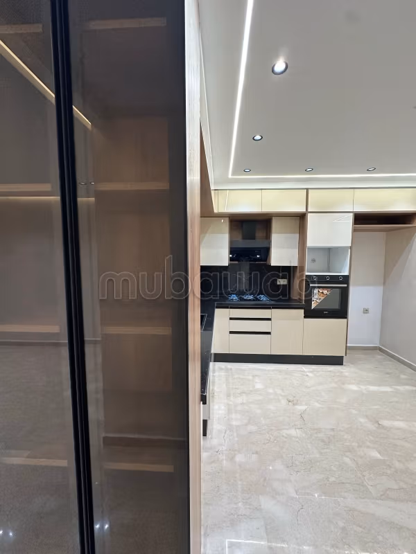 Apartamentos nuevos a 300m del mar y cerca de todas las comodidades.
