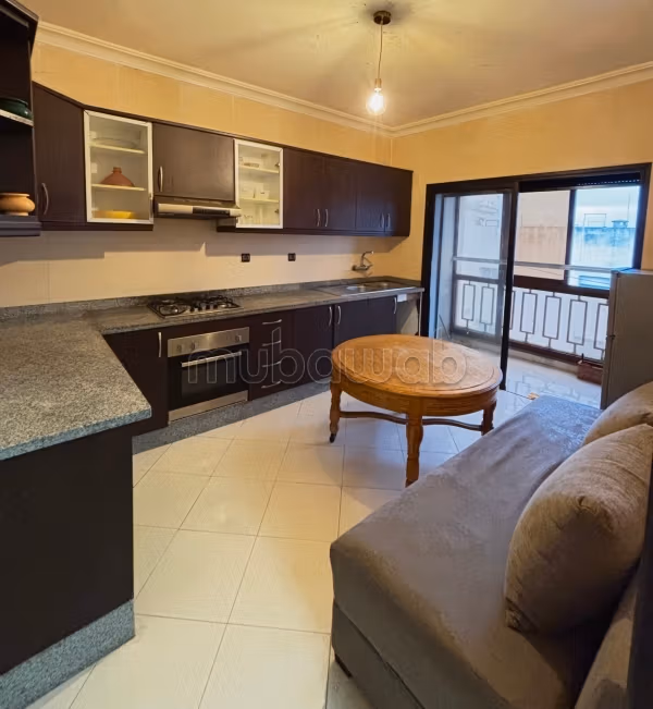 Appartamento per vacanze in affitto in centro città. 2 belle camere. Parcheggio e ascensore