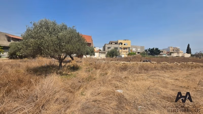 Industrial land of 787 m² in Dar Chaâben