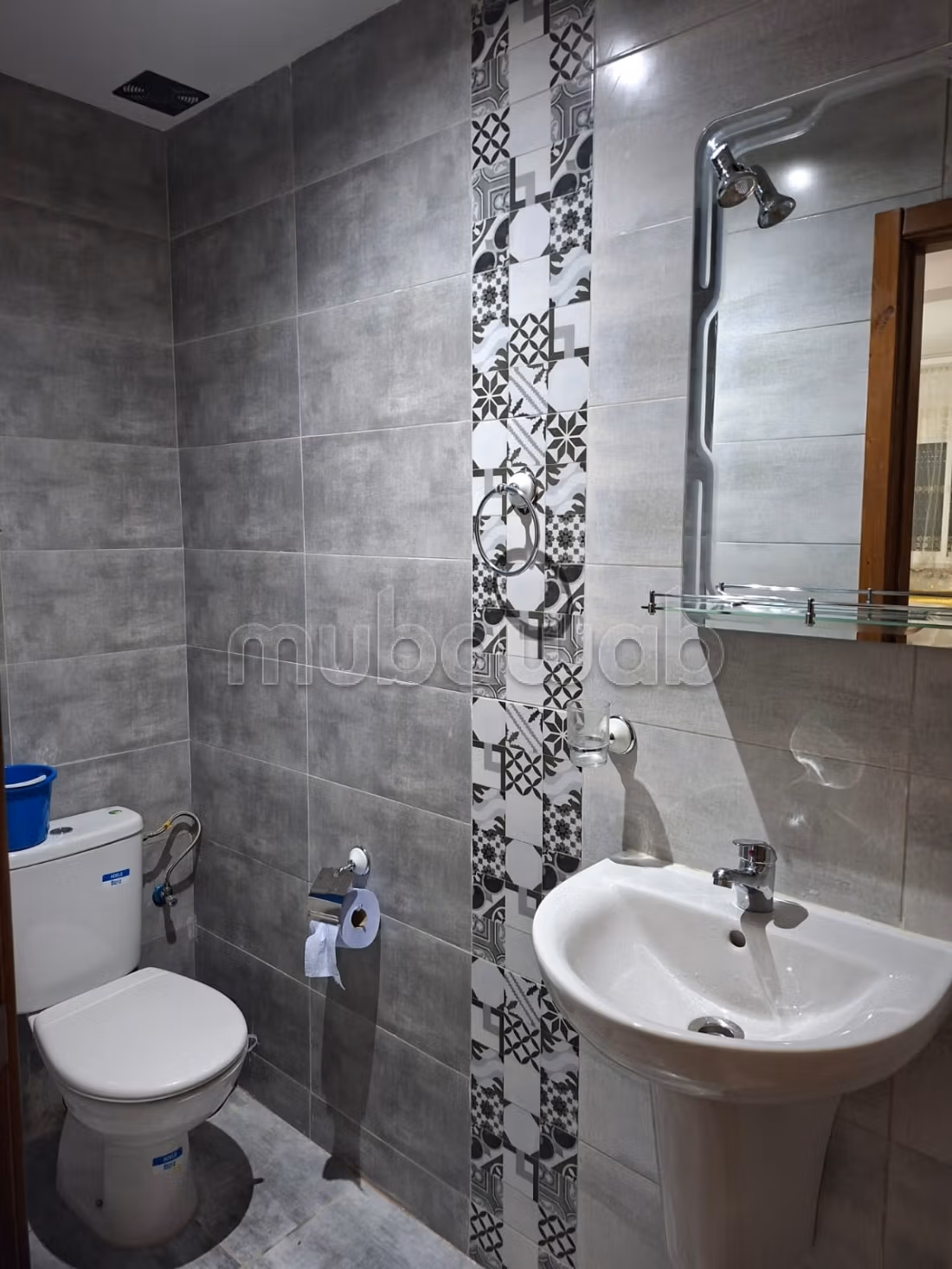 Bel appartement en location à El Mrabet. 2 pièces. Salon traditionnel marocain, résidence sécurisée