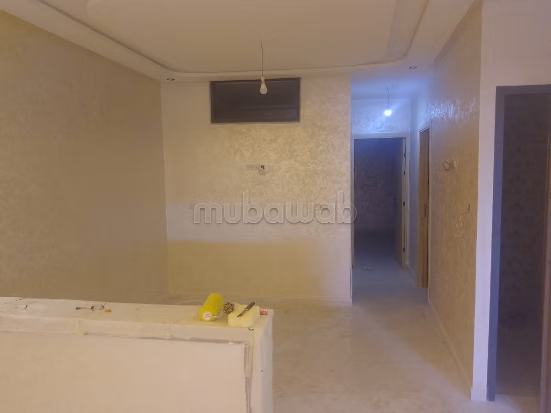 Bel appartement à vendre à Marjan. Superficie totale 71 m². Salon marocain traditionnel et porte solide — 2