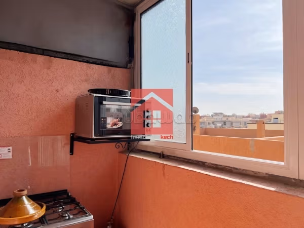 Appartamento Arredato con Terrazza in Affitto