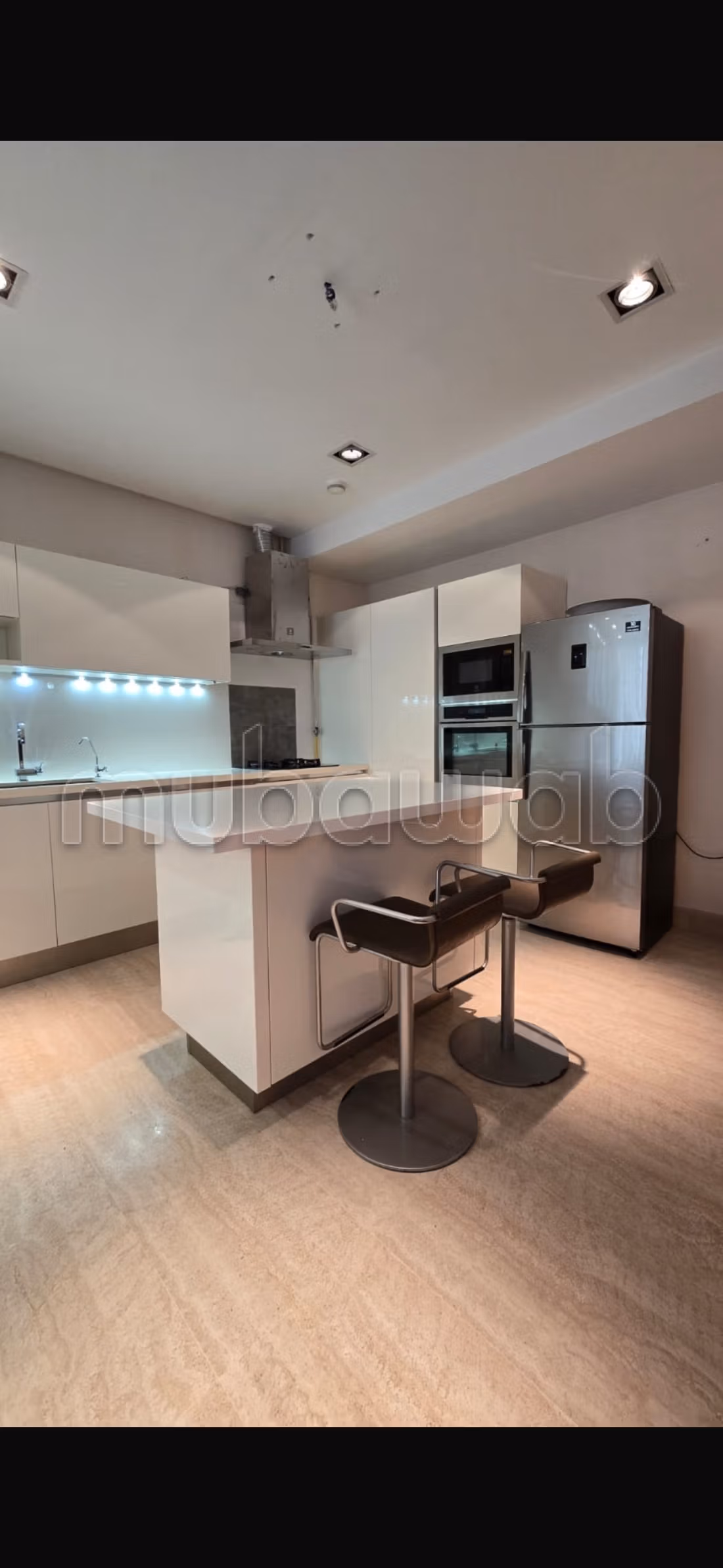 Très bel appartement en location à Les Berges Du Lac 2. Surface totale 200 m². Bien meublé