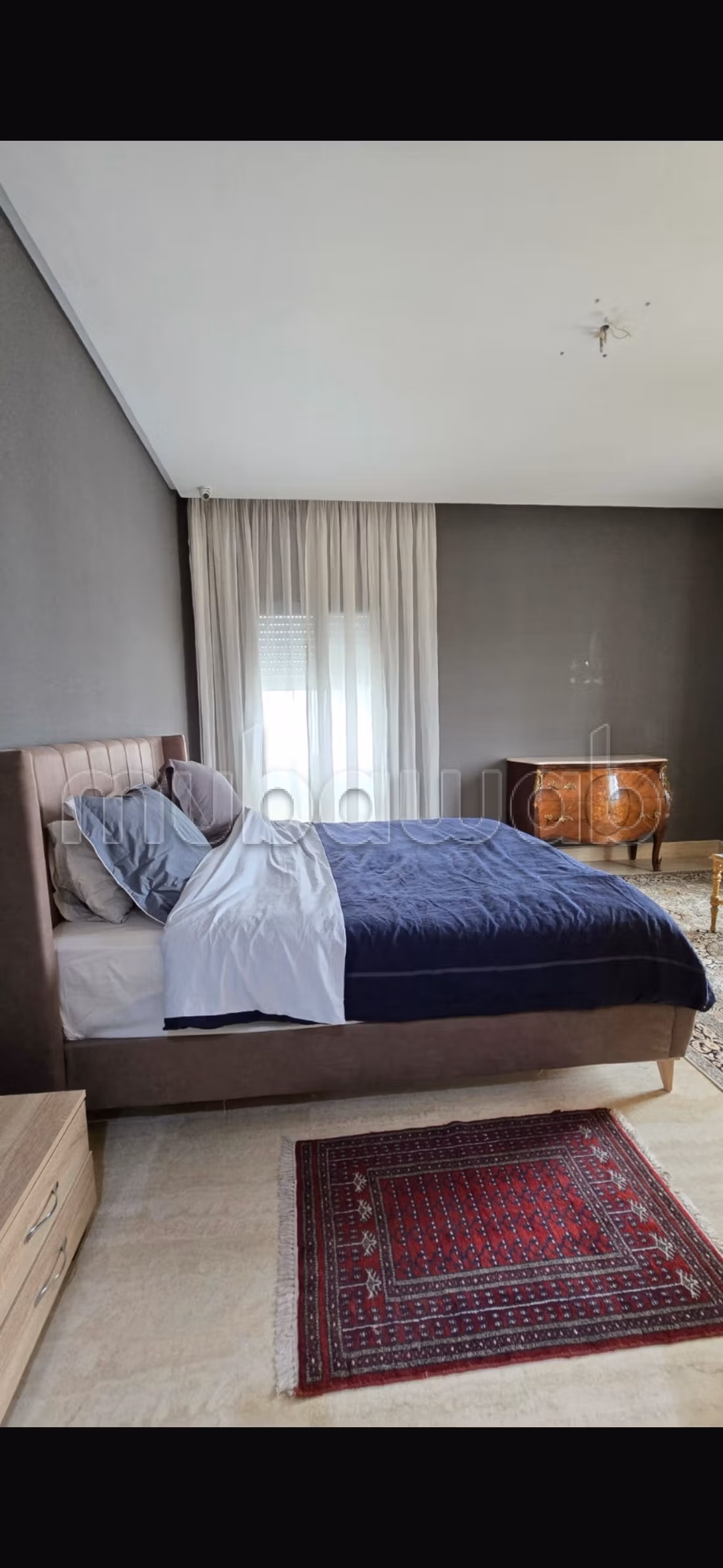 Très bel appartement en location à Les Berges Du Lac 2. Surface totale 200 m². Bien meublé
