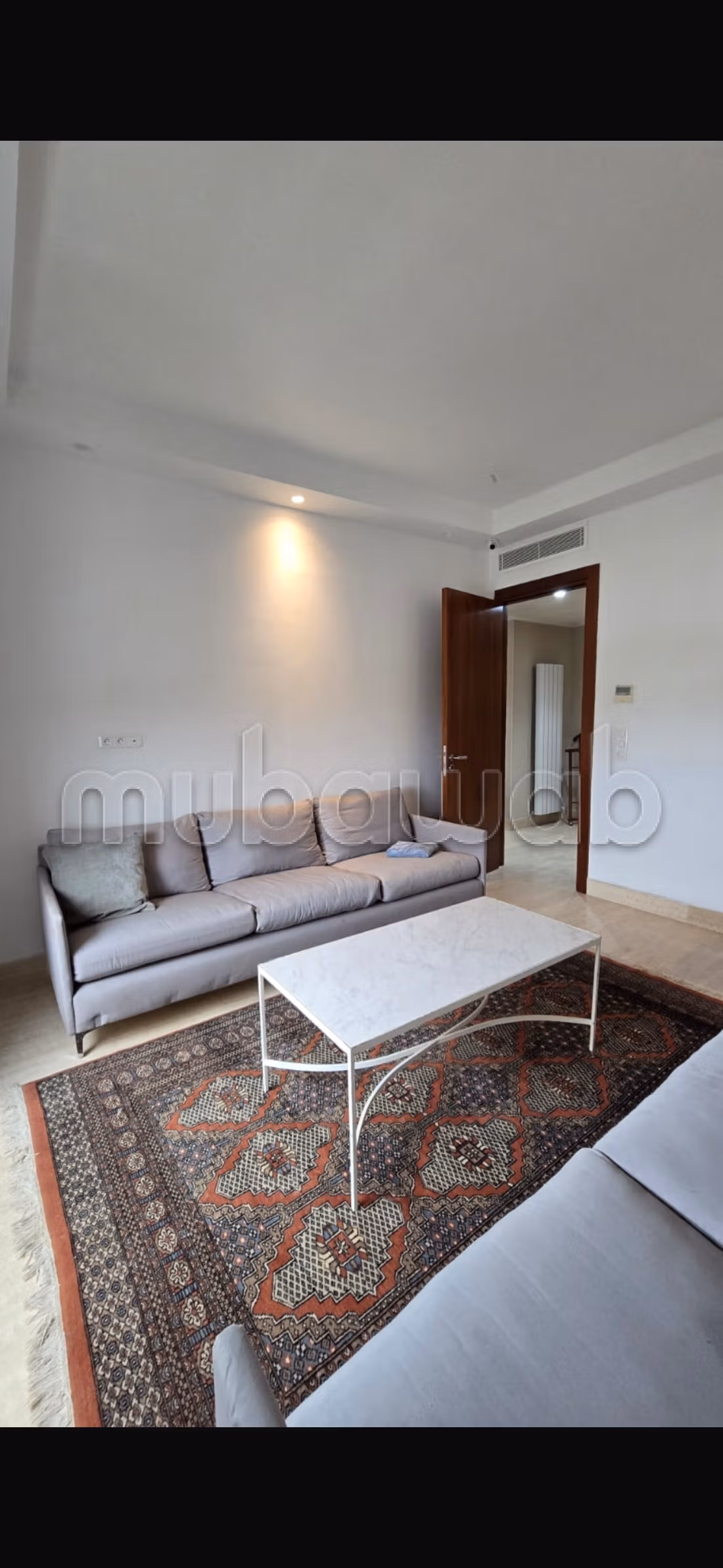 Très bel appartement en location à Les Berges Du Lac 2. Surface totale 200 m². Bien meublé