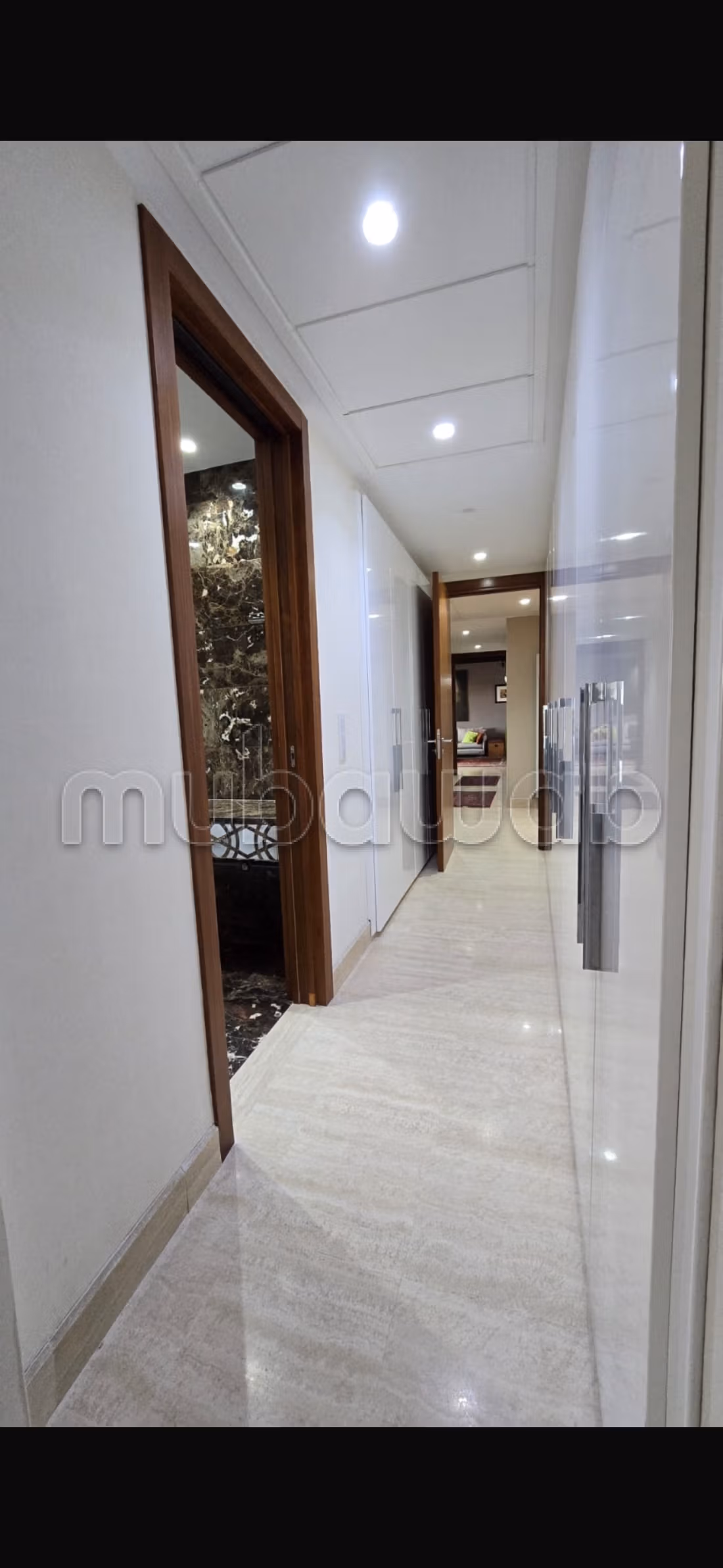 Très bel appartement en location à Les Berges Du Lac 2. Surface totale 200 m². Bien meublé