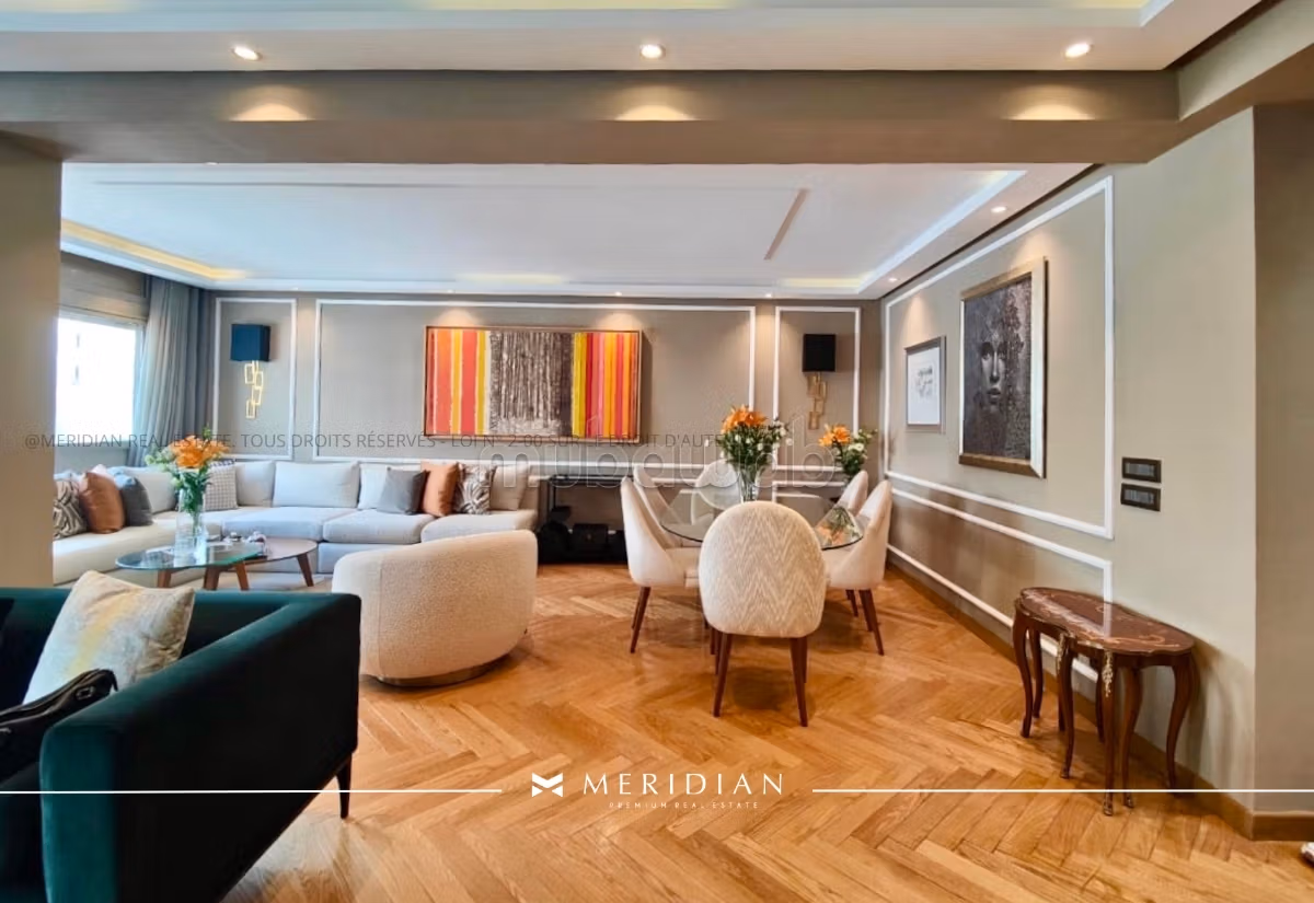 Appartement d'exception rénové 193m² 
Triangle d'or — 2