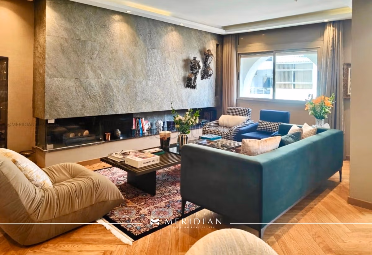 Appartement d'exception rénové 193m² 
Triangle d'or