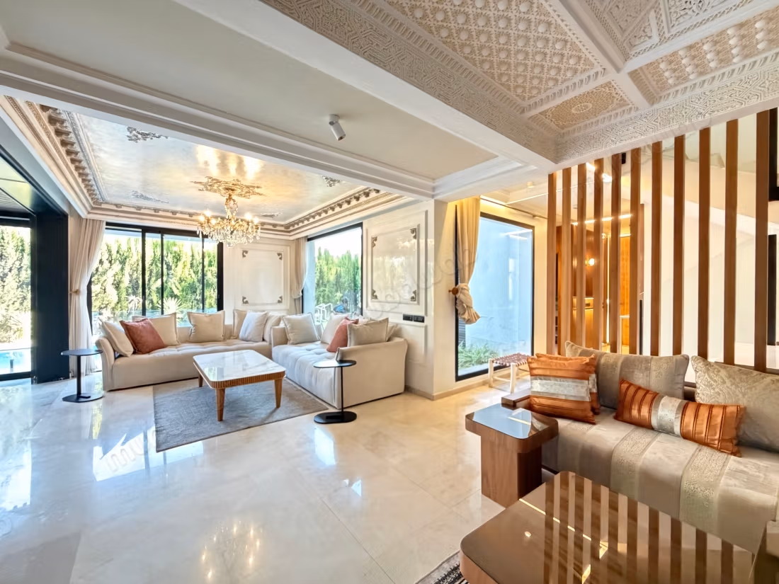 Villa arredata con piscina a Bouskoura
