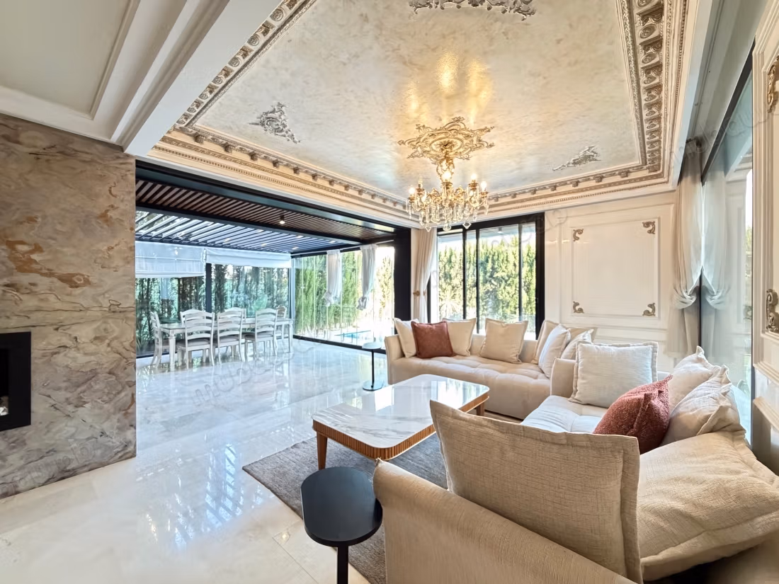 Villa arredata con piscina a Bouskoura