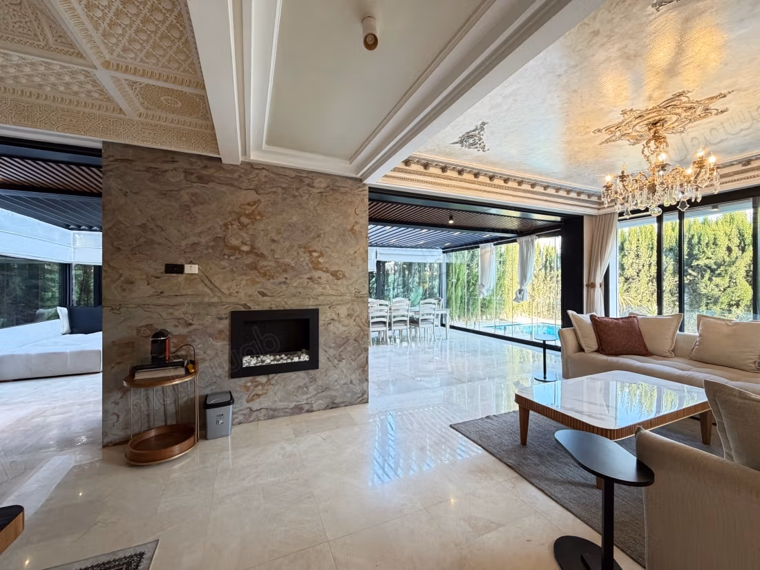 Villa arredata con piscina a Bouskoura