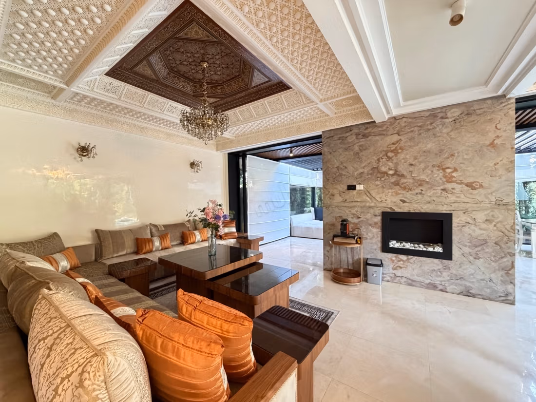 Villa arredata con piscina a Bouskoura