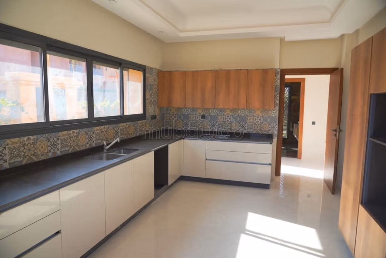 Bella villa su 2 livelli in Via Ourika