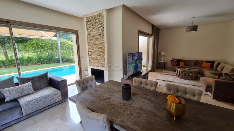 Villa VIDE à louer sur Prestigia