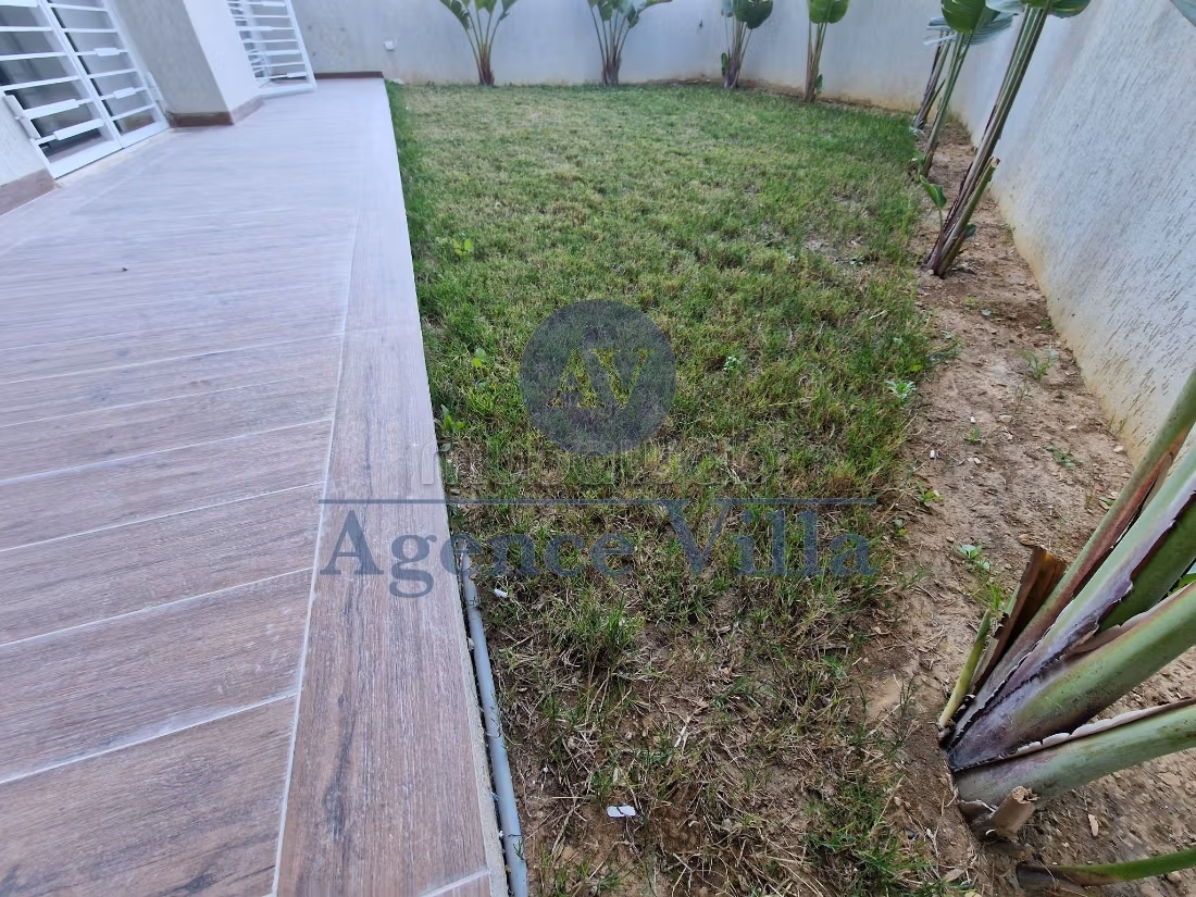 For rent a duplex with garden at JDC
