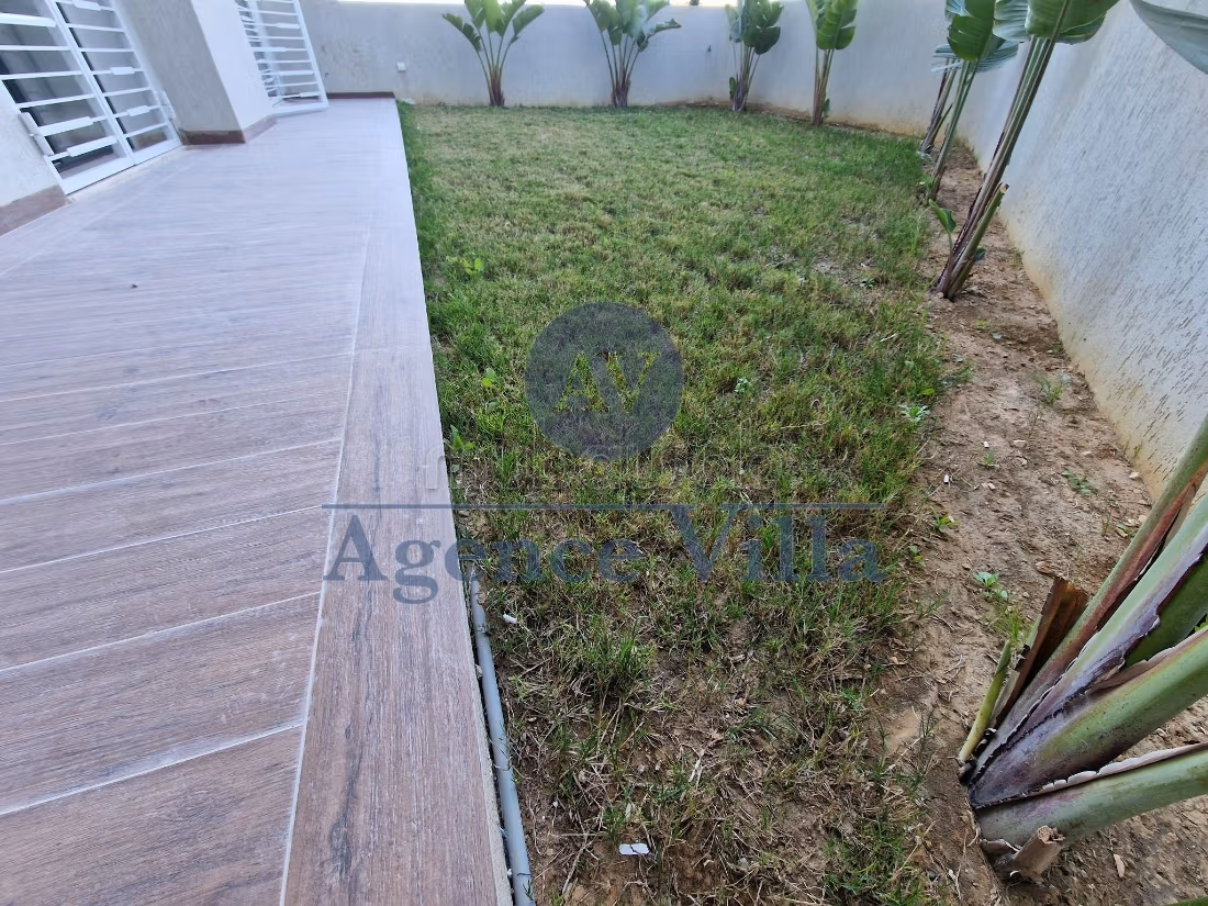 For rent a duplex with garden at JDC