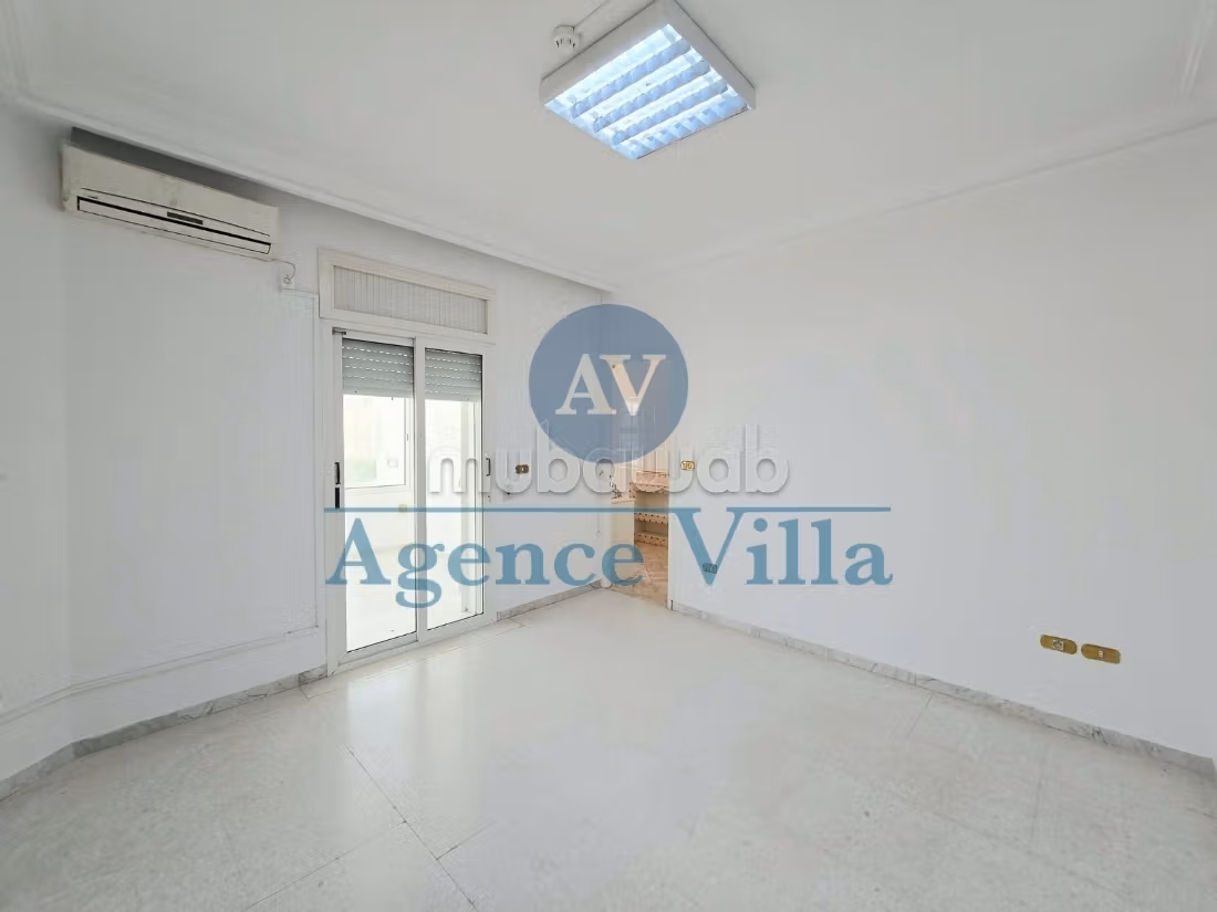 In affitto una villa per uso ufficio al lago 1